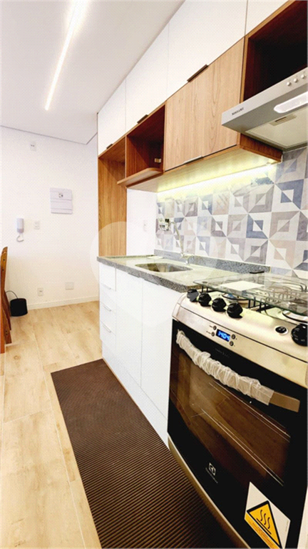 Vende-se Apartamento semimobiliado, 1 quarto, próximo ao Metrô Marechal Deodoro!