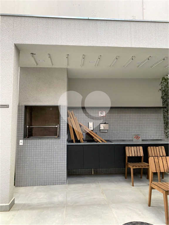 Vende-se Apartamento semimobiliado, 1 quarto, próximo ao Metrô Marechal Deodoro!