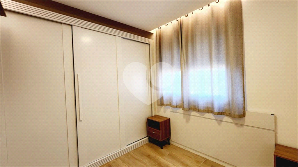 Vende-se Apartamento semimobiliado, 1 quarto, próximo ao Metrô Marechal Deodoro!