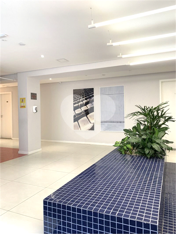 Vende-se Apartamento semimobiliado, 1 quarto, próximo ao Metrô Marechal Deodoro!