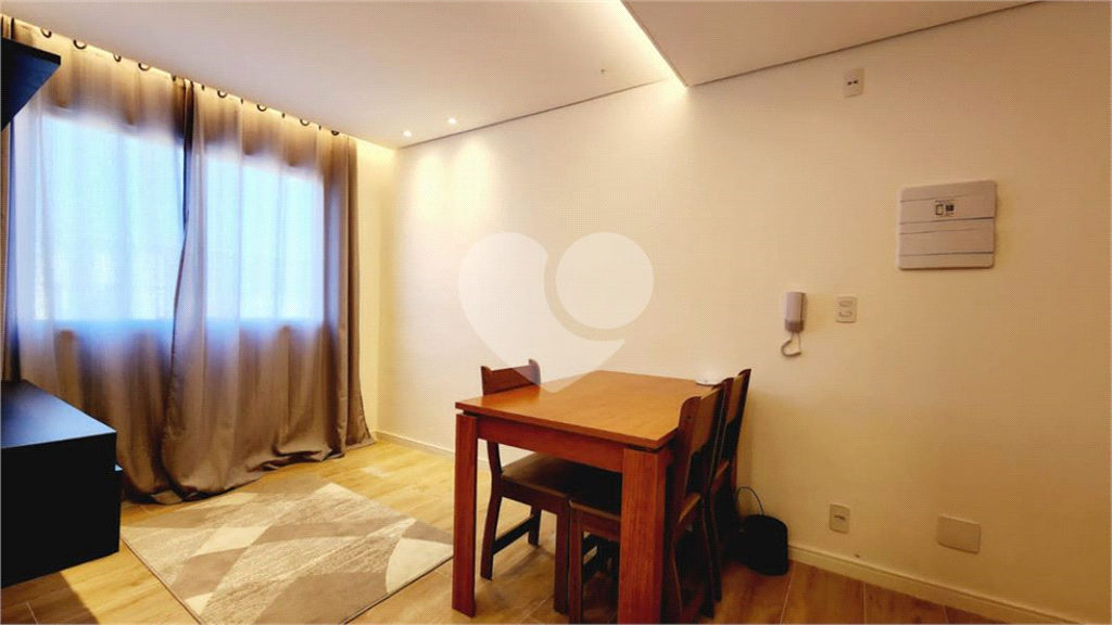 Vende-se Apartamento semimobiliado, 1 quarto, próximo ao Metrô Marechal Deodoro!
