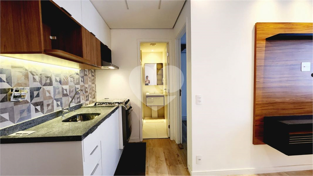 Vende-se Apartamento semimobiliado, 1 quarto, próximo ao Metrô Marechal Deodoro!