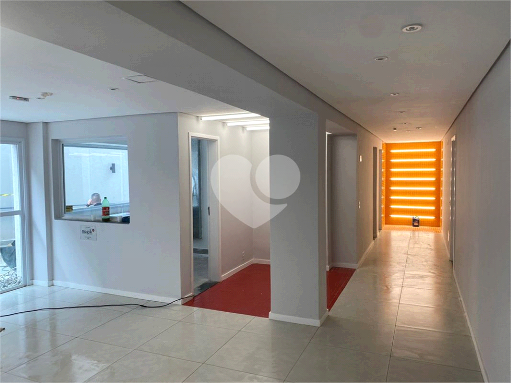 Vende-se Apartamento semimobiliado, 1 quarto, próximo ao Metrô Marechal Deodoro!