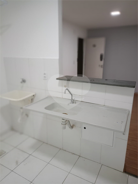 VENDE APARTAMENTO DE 2 DORMITÓRIOS COM VAGA DE GARAGEM E ÁREA DE LAZER