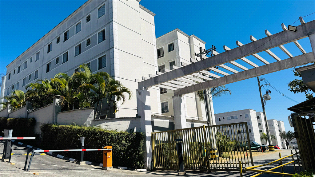 VENDE APARTAMENTO DE 2 DORMITÓRIOS COM VAGA DE GARAGEM E ÁREA DE LAZER