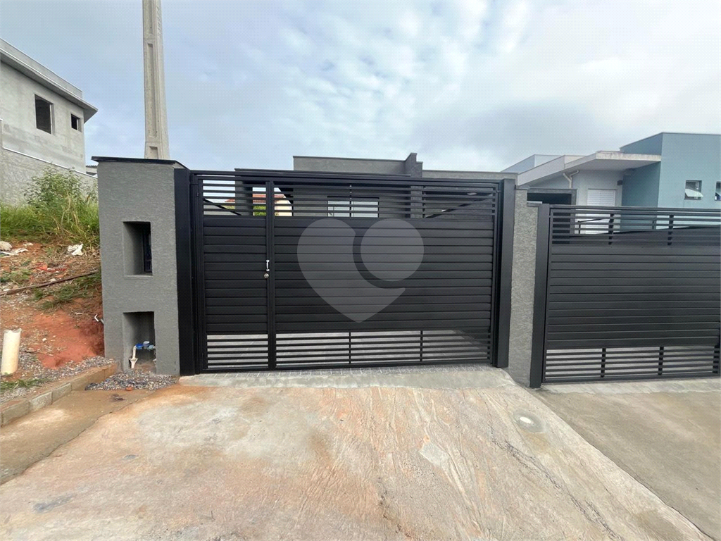Casa à venda com 2 quartos, 61m² - Foto 2