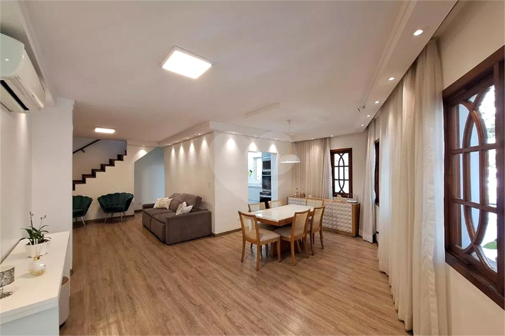 Casa à venda | 152 m² | 3 dormitórios (2 suítes) | 4 vagas no Mandaqui!