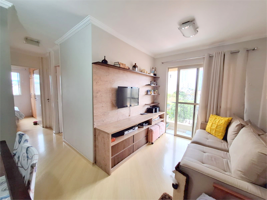 Apartamento à venda com 3 quartos, 60m² - Foto 2