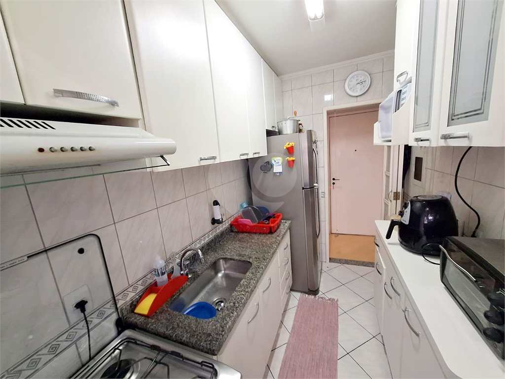 Apartamento à venda com 3 quartos, 60m² - Foto 18