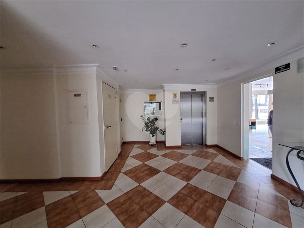 Apartamento à venda com 3 quartos, 60m² - Foto 27