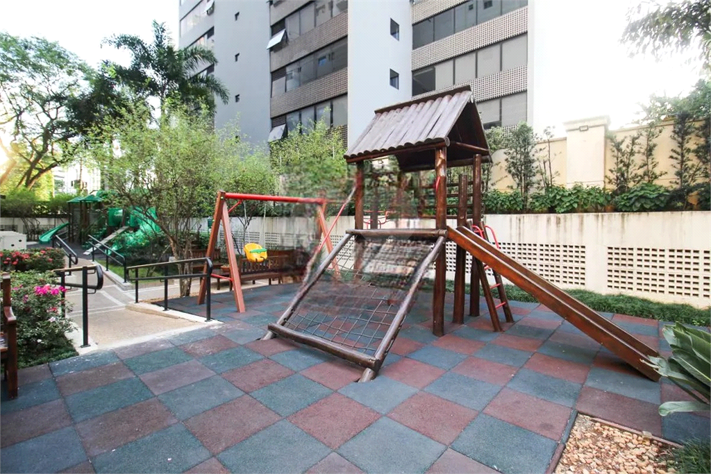 Apartamento Vila Olímpia 2 suítes e 2 vagas de garagem 