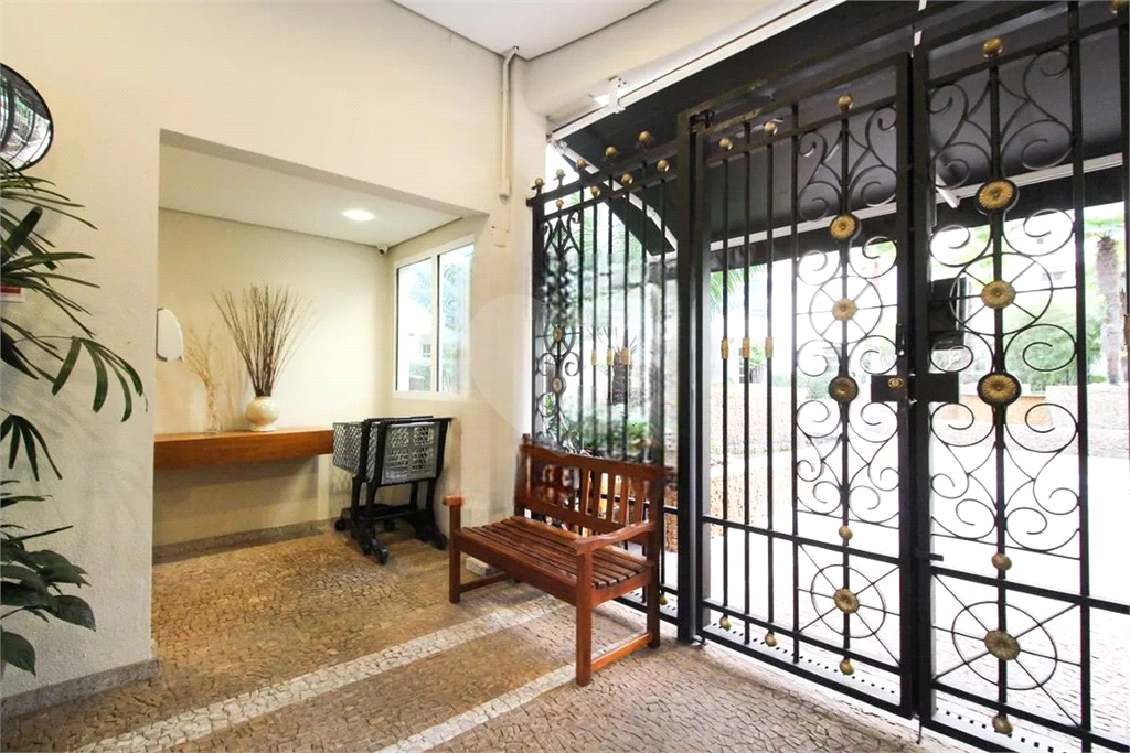 Apartamento Vila Olímpia 2 suítes e 2 vagas de garagem 