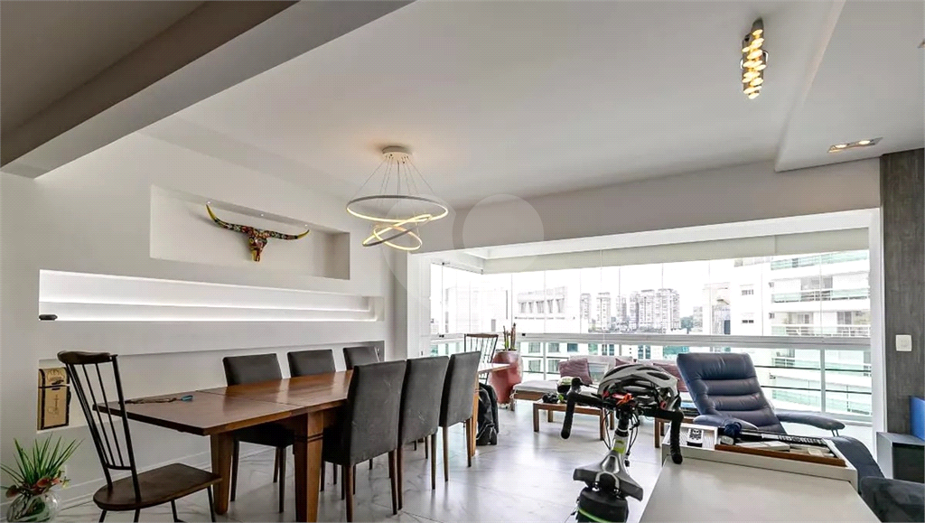Apartamento Vila Olímpia 2 suítes e 2 vagas de garagem 