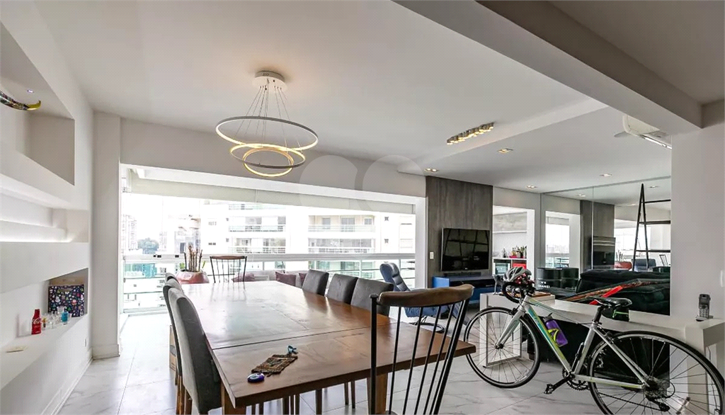 Apartamento Vila Olímpia 2 suítes e 2 vagas de garagem 