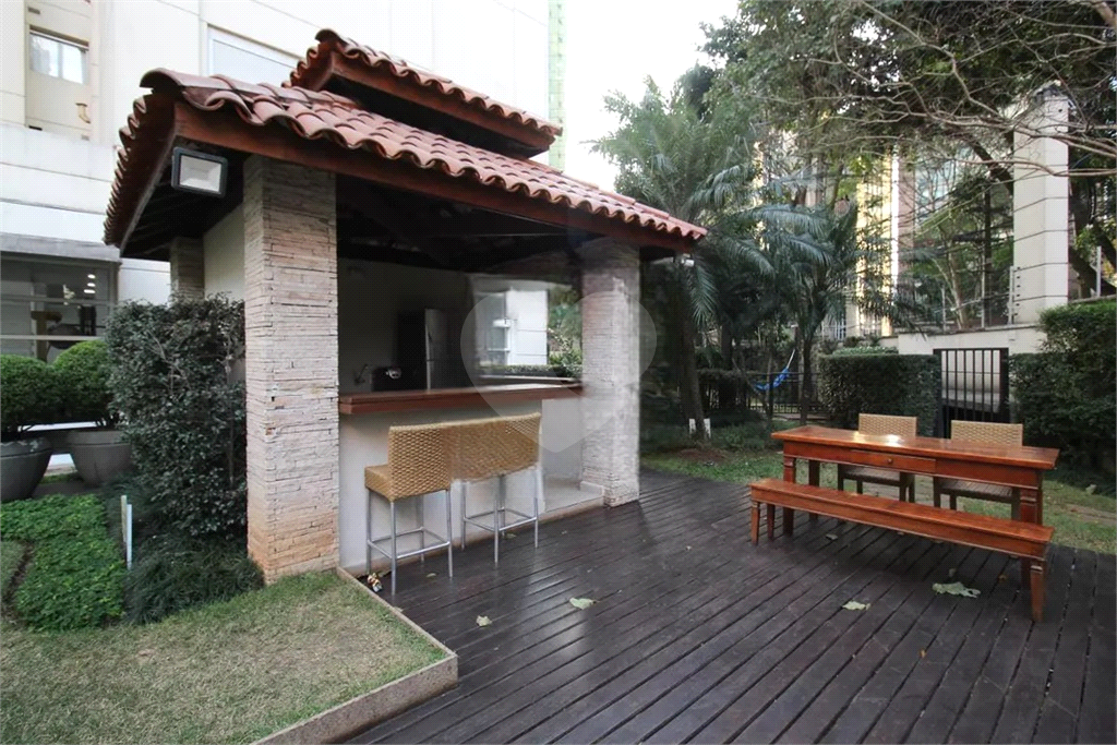 Apartamento Vila Olímpia 2 suítes e 2 vagas de garagem 