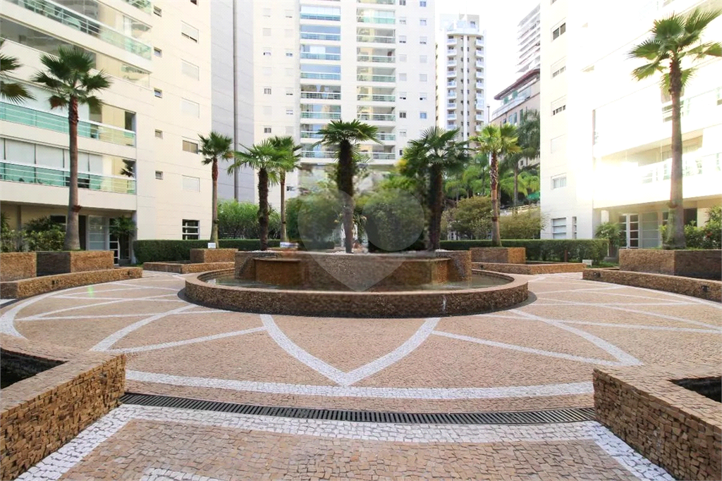 Apartamento Vila Olímpia 2 suítes e 2 vagas de garagem 