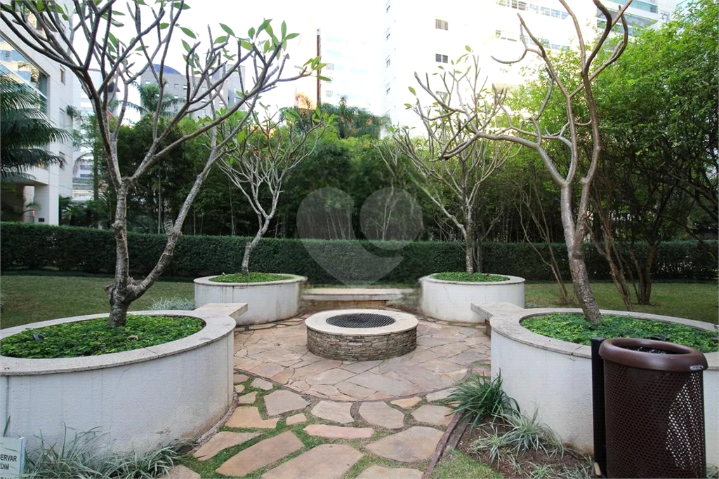 Apartamento Vila Olímpia 2 suítes e 2 vagas de garagem 
