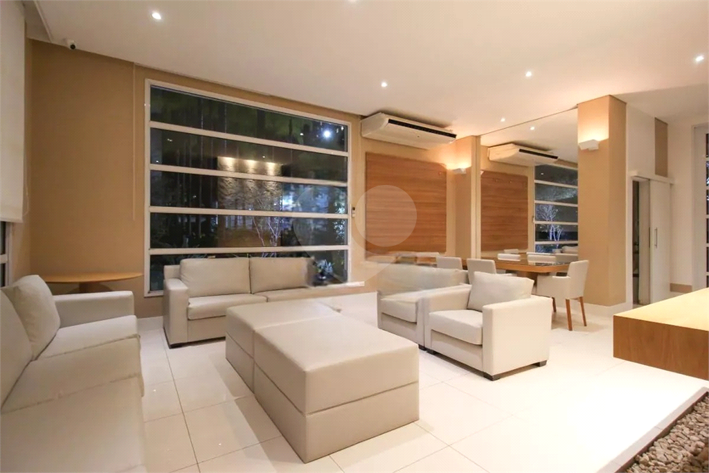 Apartamento Vila Olímpia 2 suítes e 2 vagas de garagem 