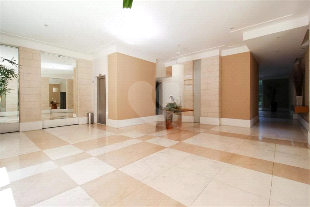 Apartamento Vila Olímpia 2 suítes e 2 vagas de garagem 