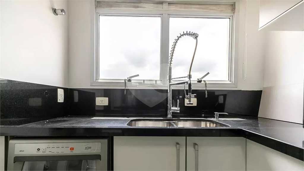 Apartamento Vila Olímpia 2 suítes e 2 vagas de garagem 