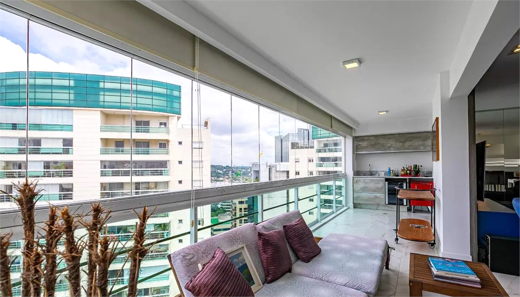 Apartamento Vila Olímpia 2 suítes e 2 vagas de garagem 