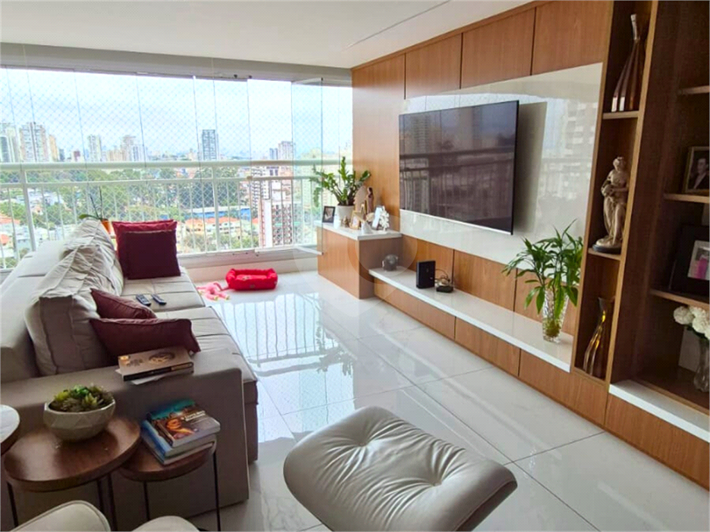 Apartamento à venda em Santa Teresinha – totalmente reformado, moderno e impecável, com Varanda Gourmet ampliada integrada à sala e churrasqueira a carvão.