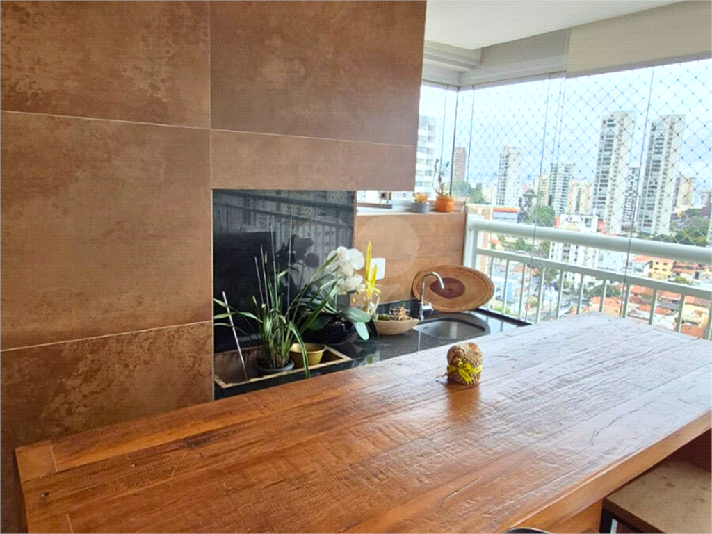 Apartamento à venda em Santa Teresinha – totalmente reformado, moderno e impecável, com Varanda Gourmet ampliada integrada à sala e churrasqueira a carvão.