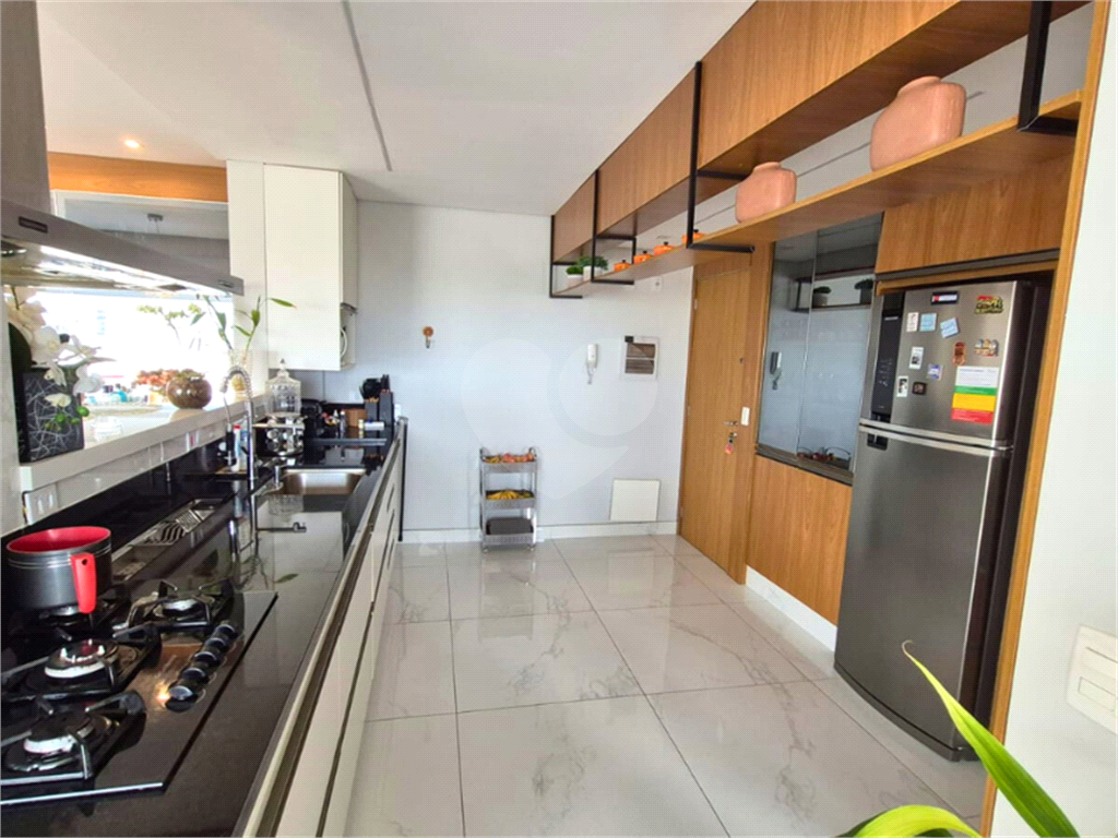 Apartamento à venda em Santa Teresinha – totalmente reformado, moderno e impecável, com Varanda Gourmet ampliada integrada à sala e churrasqueira a carvão.