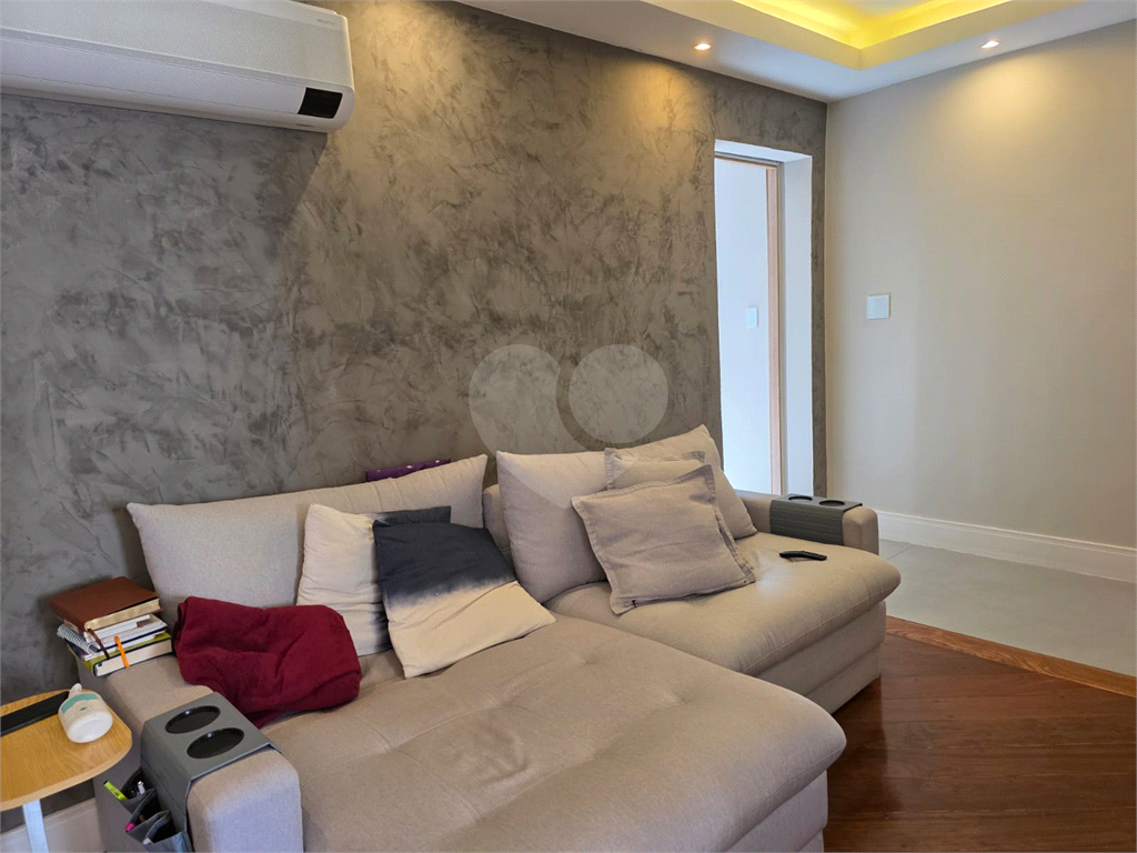 APARTAMENTO em SANTANA