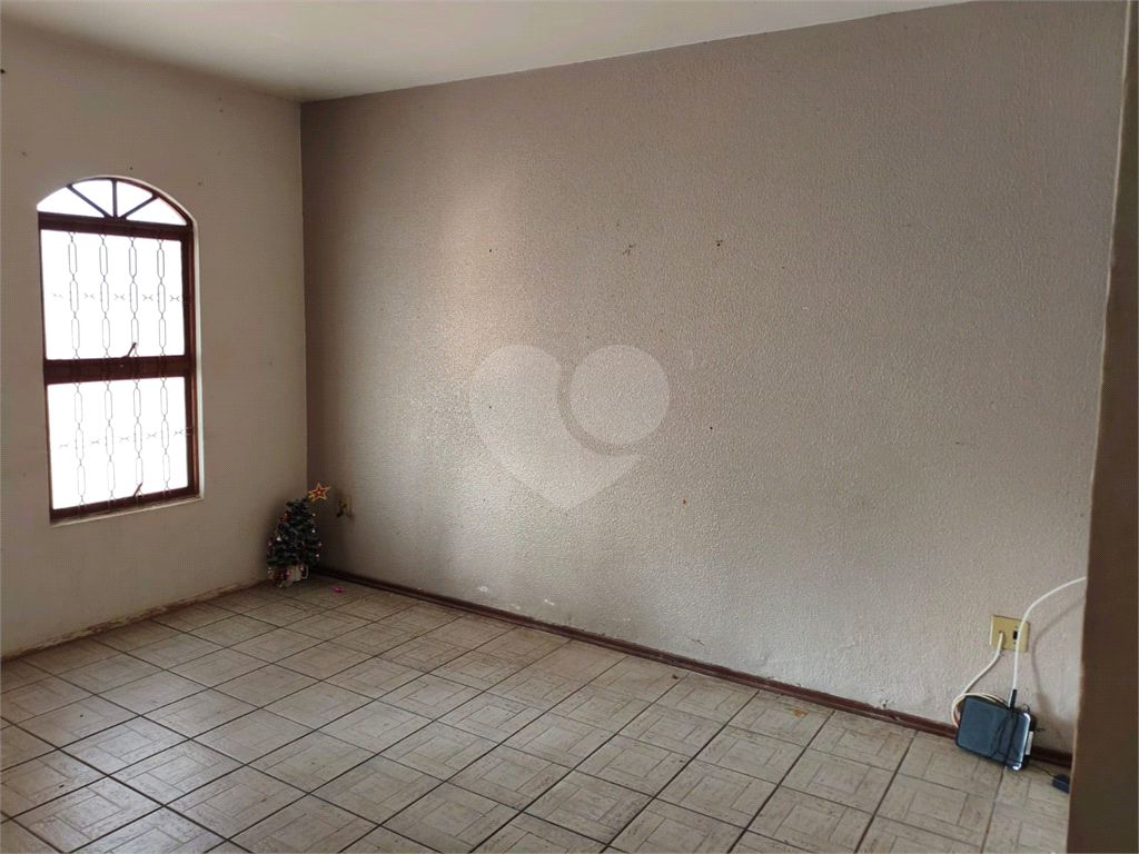 Casa à venda com 4 quartos, 100m² - Foto 4