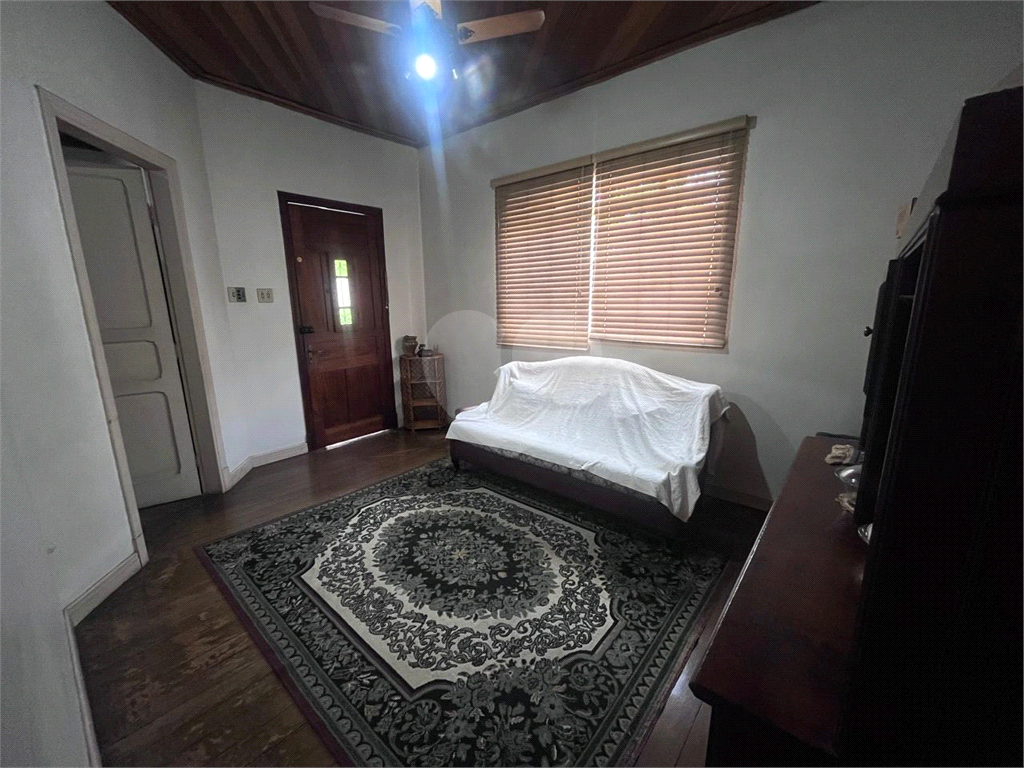 Casa Antiga e Isolada à Venda – Parada Inglesa