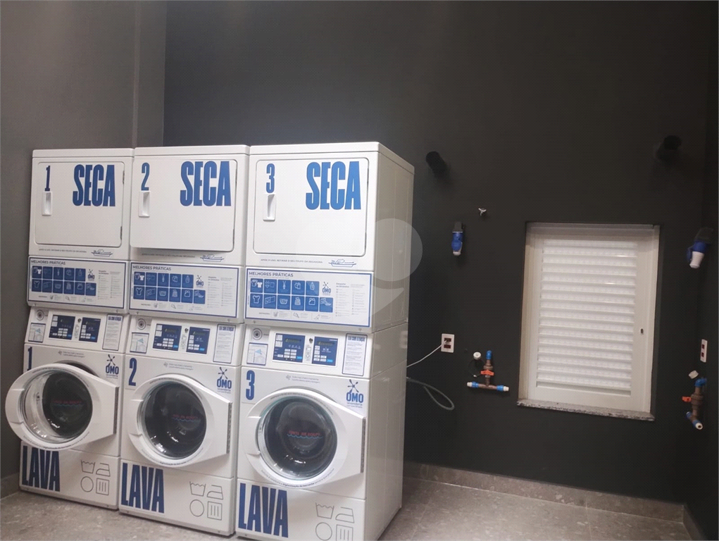 APARTAMENTO em PINHEIROS