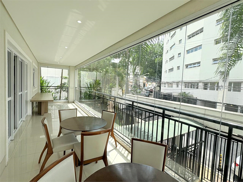 Apartamento à venda com 3 quartos, 105m² - Foto 11