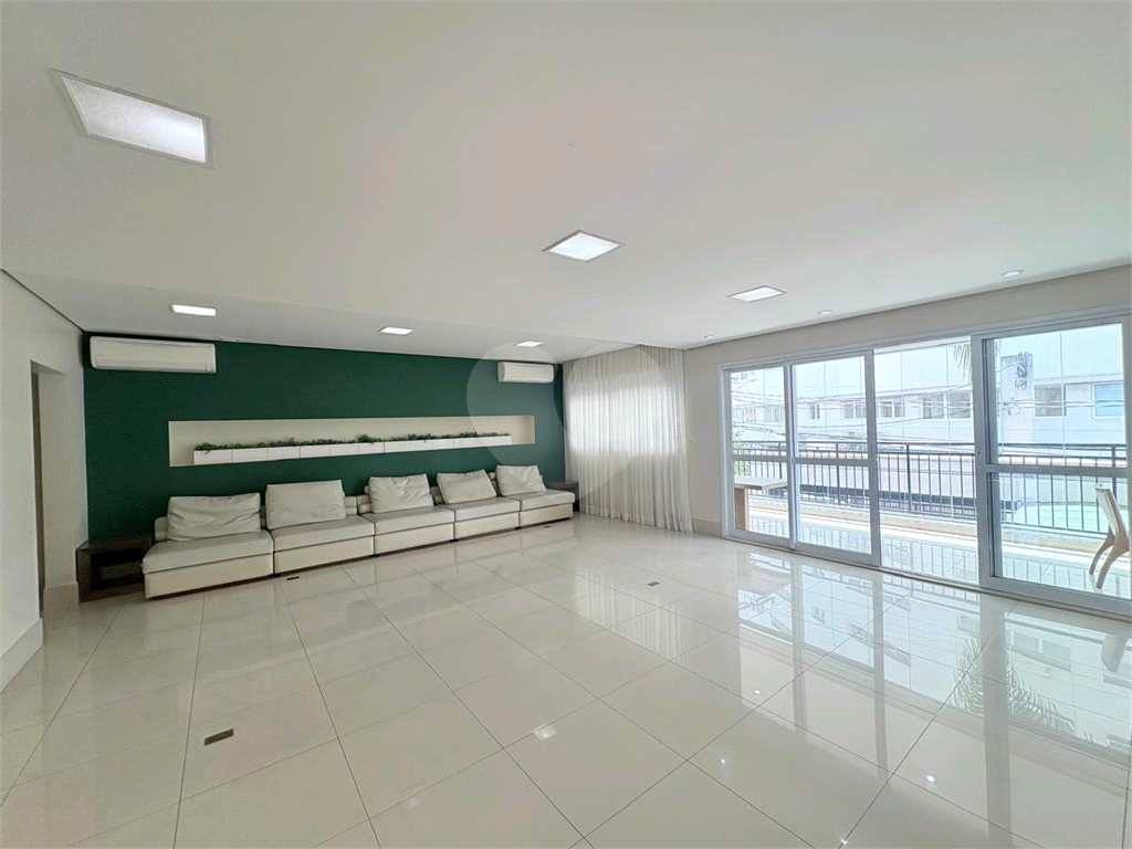 Apartamento à venda com 3 quartos, 105m² - Foto 8