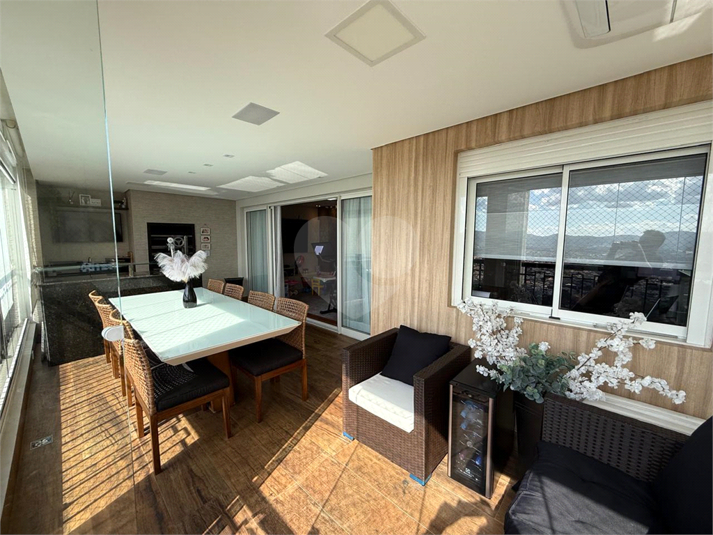 Apartamento à venda com ampla varanda gourmet com churrasqueira, 4 dormitórios, 1 suíte, 2 vagas e lazer completo em GApartamento à venda com ampla varanda gourmet com churrasqueira, 4 dormitórios, 1 suíte, 2 vagas e lazer completo em Guarulhos!