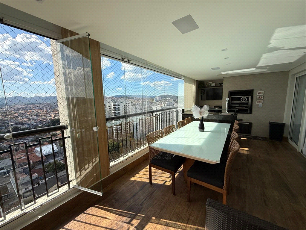 Apartamento à venda com ampla varanda gourmet com churrasqueira, 4 dormitórios, 1 suíte, 2 vagas e lazer completo em GApartamento à venda com ampla varanda gourmet com churrasqueira, 4 dormitórios, 1 suíte, 2 vagas e lazer completo em Guarulhos!
