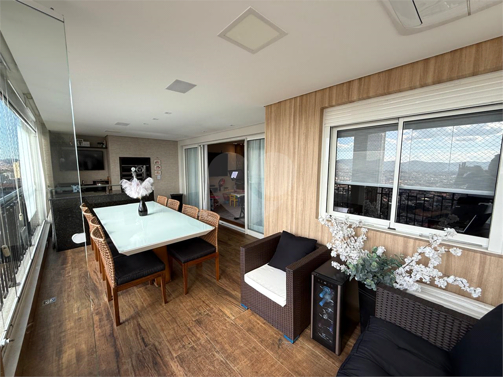 Apartamento à venda com ampla varanda gourmet com churrasqueira, 4 dormitórios, 1 suíte, 2 vagas e lazer completo em GApartamento à venda com ampla varanda gourmet com churrasqueira, 4 dormitórios, 1 suíte, 2 vagas e lazer completo em Guarulhos!