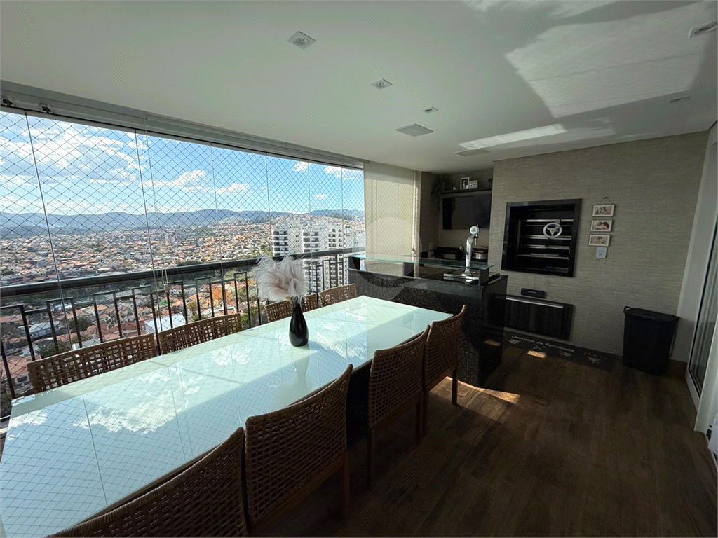 Apartamento à venda com ampla varanda gourmet com churrasqueira, 4 dormitórios, 1 suíte, 2 vagas e lazer completo em GApartamento à venda com ampla varanda gourmet com churrasqueira, 4 dormitórios, 1 suíte, 2 vagas e lazer completo em Guarulhos!