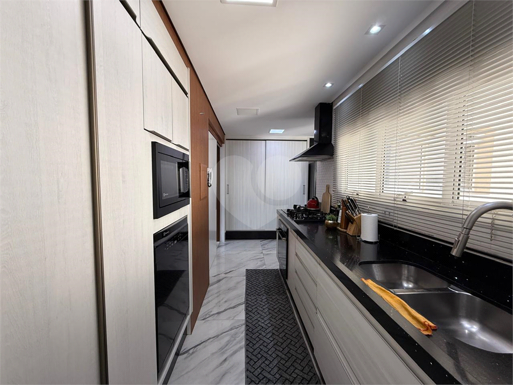 Apartamento à venda com ampla varanda gourmet com churrasqueira, 4 dormitórios, 1 suíte, 2 vagas e lazer completo em GApartamento à venda com ampla varanda gourmet com churrasqueira, 4 dormitórios, 1 suíte, 2 vagas e lazer completo em Guarulhos!