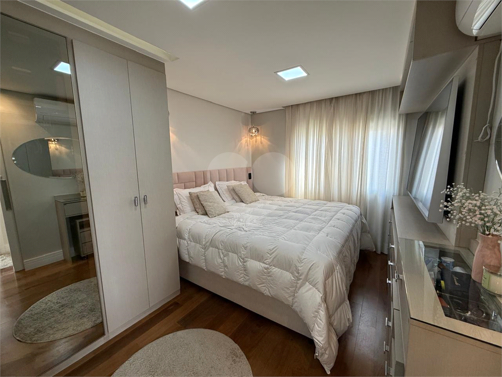 Apartamento à venda com ampla varanda gourmet com churrasqueira, 4 dormitórios, 1 suíte, 2 vagas e lazer completo em GApartamento à venda com ampla varanda gourmet com churrasqueira, 4 dormitórios, 1 suíte, 2 vagas e lazer completo em Guarulhos!