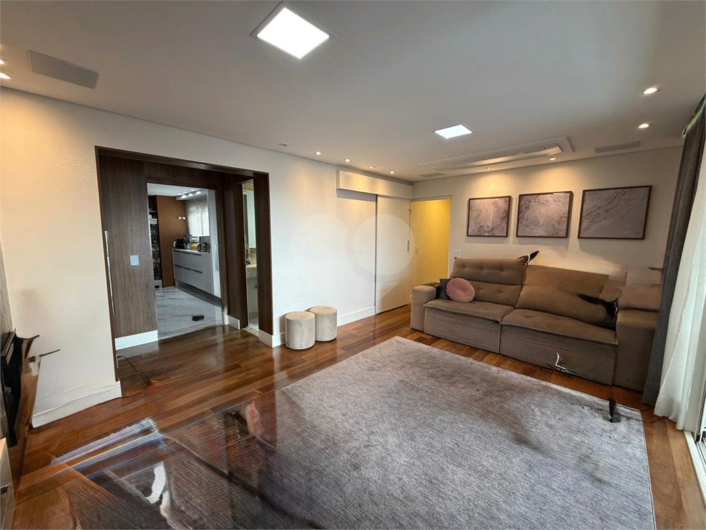 Apartamento à venda com ampla varanda gourmet com churrasqueira, 4 dormitórios, 1 suíte, 2 vagas e lazer completo em GApartamento à venda com ampla varanda gourmet com churrasqueira, 4 dormitórios, 1 suíte, 2 vagas e lazer completo em Guarulhos!