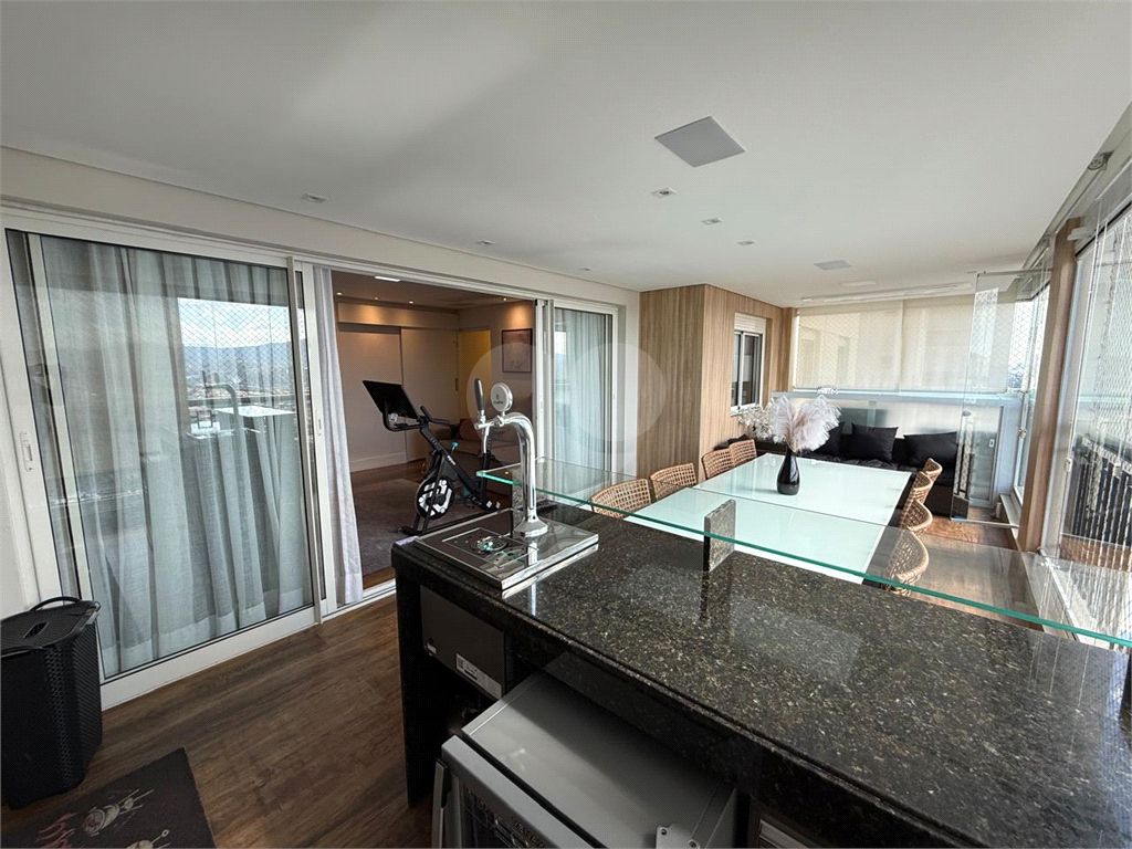 Apartamento à venda com ampla varanda gourmet com churrasqueira, 4 dormitórios, 1 suíte, 2 vagas e lazer completo em GApartamento à venda com ampla varanda gourmet com churrasqueira, 4 dormitórios, 1 suíte, 2 vagas e lazer completo em Guarulhos!