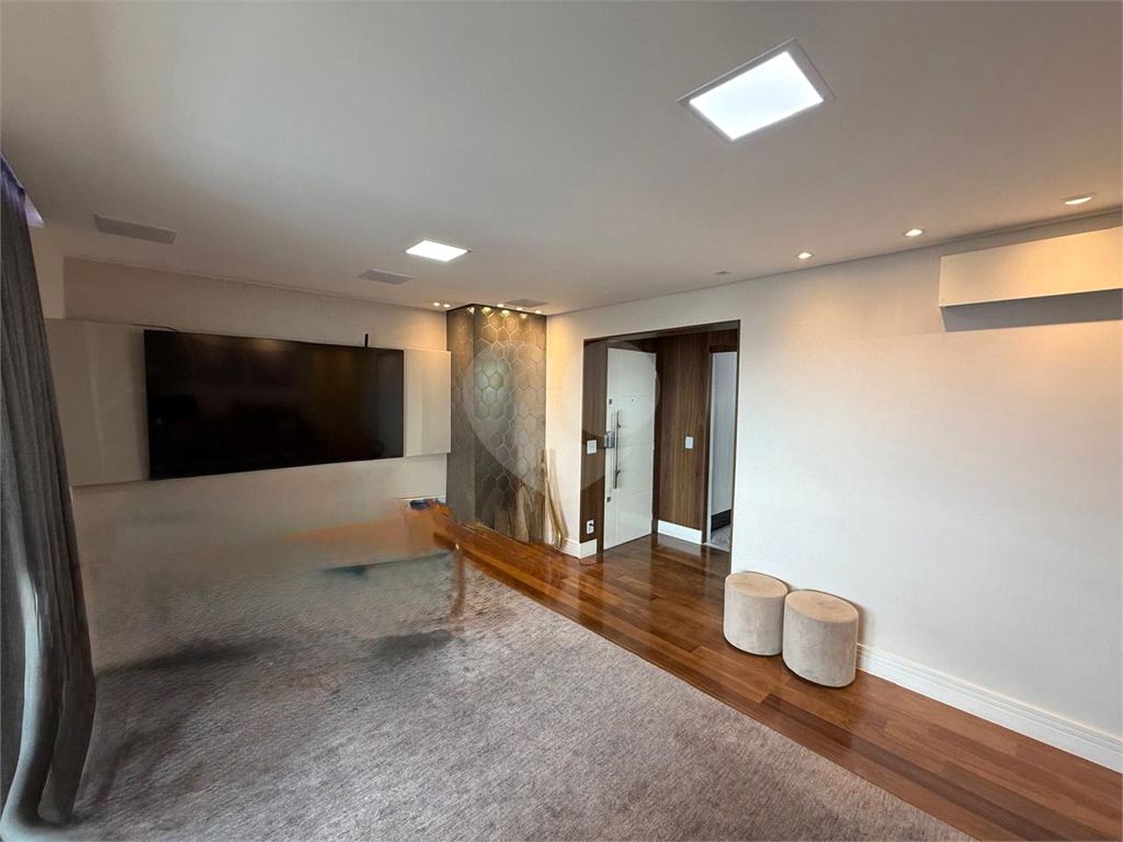 Apartamento à venda com ampla varanda gourmet com churrasqueira, 4 dormitórios, 1 suíte, 2 vagas e lazer completo em GApartamento à venda com ampla varanda gourmet com churrasqueira, 4 dormitórios, 1 suíte, 2 vagas e lazer completo em Guarulhos!