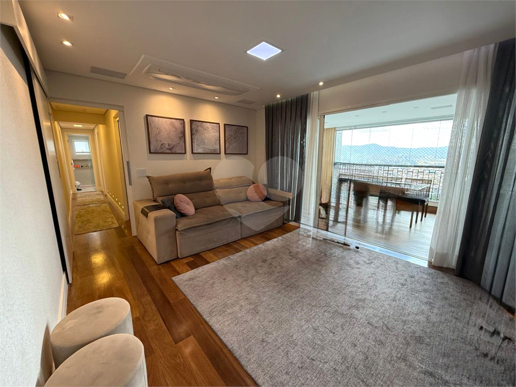 Apartamento à venda com ampla varanda gourmet com churrasqueira, 4 dormitórios, 1 suíte, 2 vagas e lazer completo em GApartamento à venda com ampla varanda gourmet com churrasqueira, 4 dormitórios, 1 suíte, 2 vagas e lazer completo em Guarulhos!