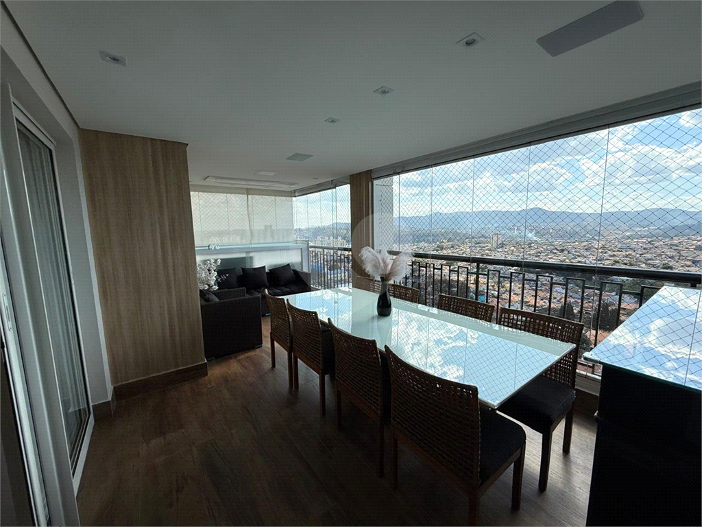 Apartamento à venda com ampla varanda gourmet com churrasqueira, 4 dormitórios, 1 suíte, 2 vagas e lazer completo em GApartamento à venda com ampla varanda gourmet com churrasqueira, 4 dormitórios, 1 suíte, 2 vagas e lazer completo em Guarulhos!