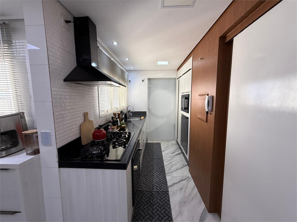 Apartamento à venda com ampla varanda gourmet com churrasqueira, 4 dormitórios, 1 suíte, 2 vagas e lazer completo em GApartamento à venda com ampla varanda gourmet com churrasqueira, 4 dormitórios, 1 suíte, 2 vagas e lazer completo em Guarulhos!