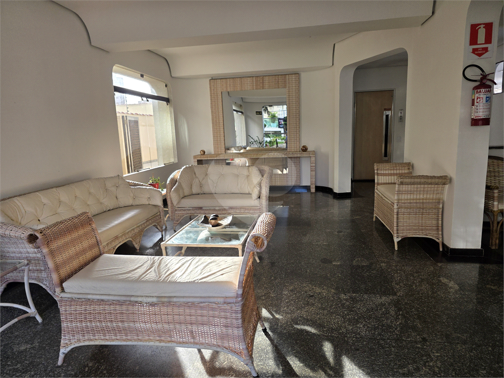 Oportunidade na Praia de Astúrias, Guarujá. Ótimo apartamento com 2 dormitórios.