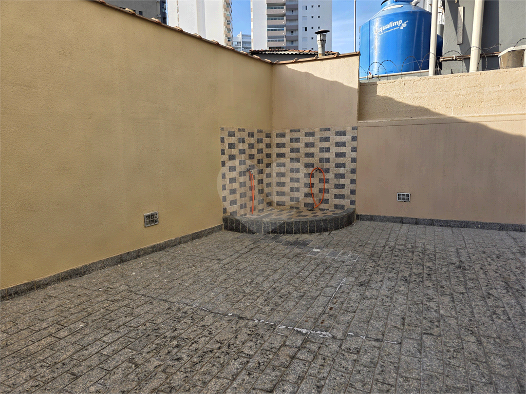 Oportunidade na Praia de Astúrias, Guarujá. Ótimo apartamento com 2 dormitórios.