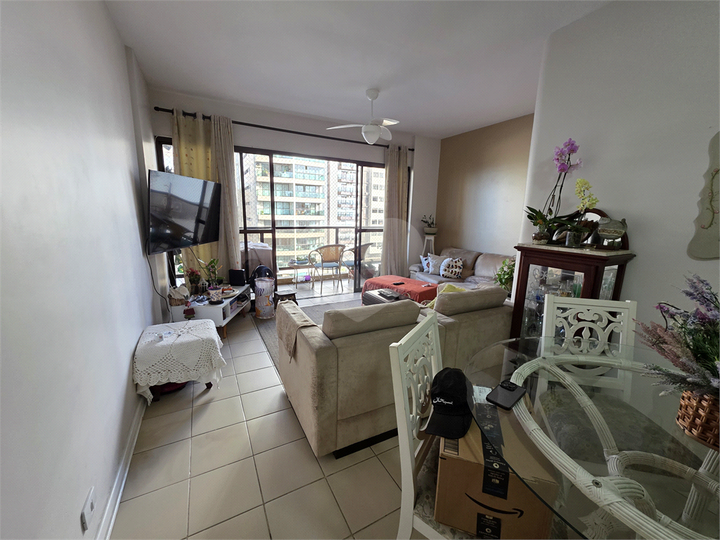 Oportunidade na Praia de Astúrias, Guarujá. Ótimo apartamento com 2 dormitórios.