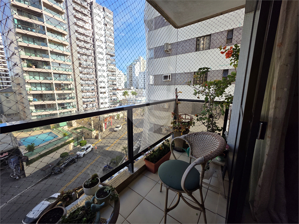 Oportunidade na Praia de Astúrias, Guarujá. Ótimo apartamento com 2 dormitórios.